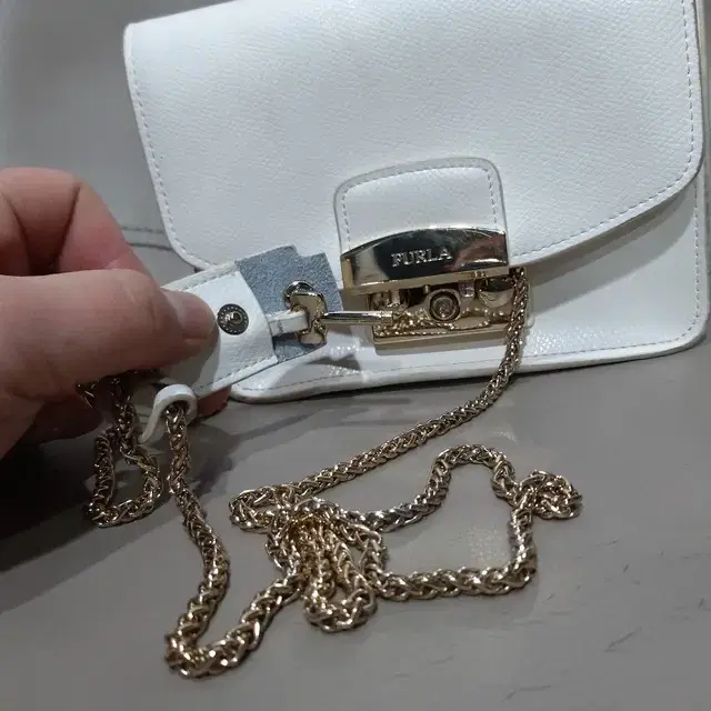 made in Italy FURLA 화이트 미니 크로스백 새것