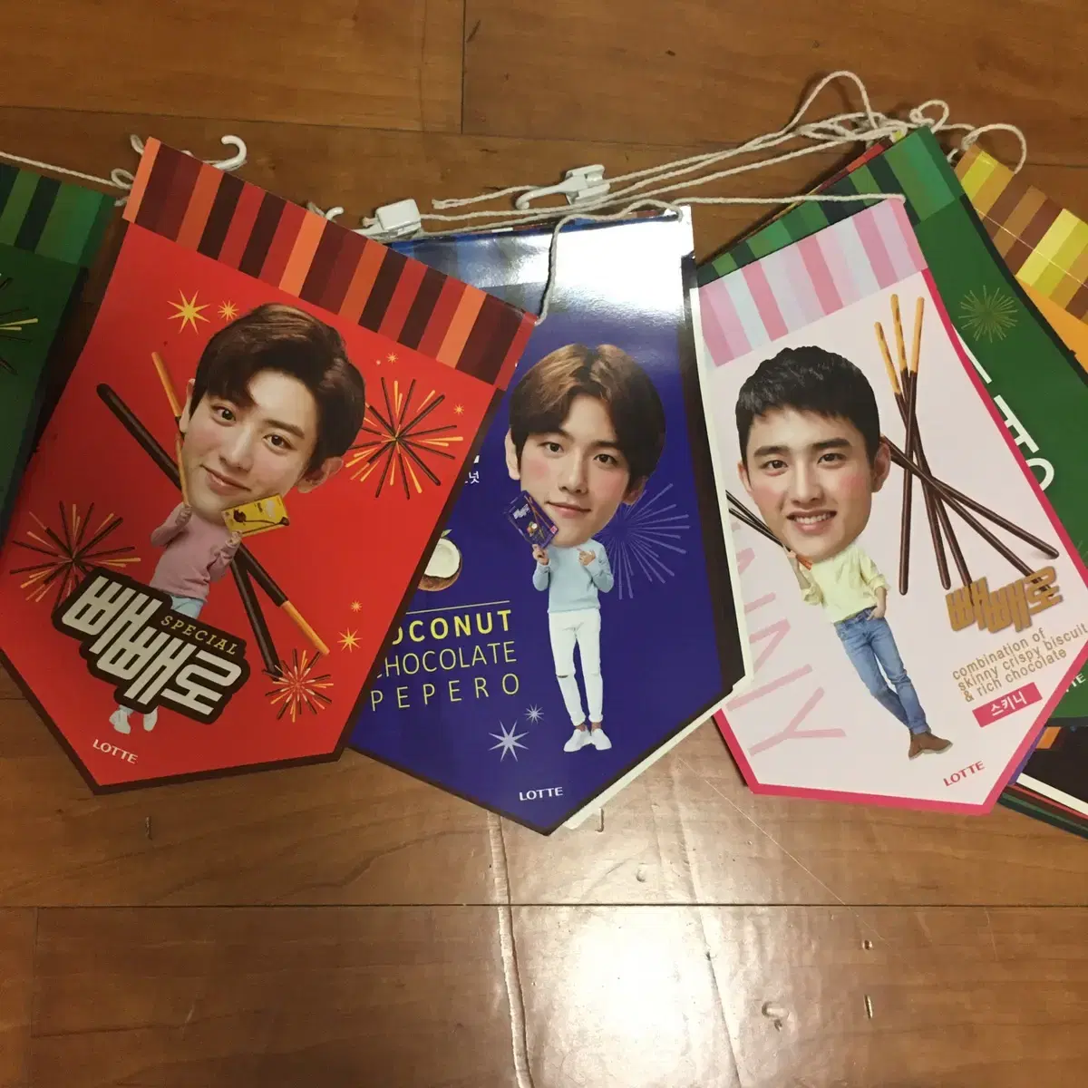 Sell Exo EXO Minority Garland Garland