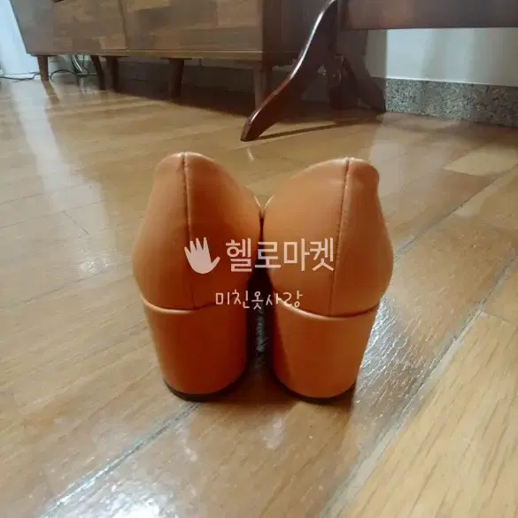 미들굽 펌프스