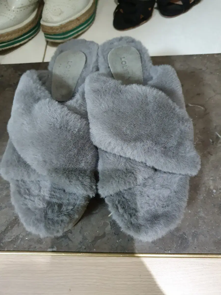 Rabbit fur slippers 250