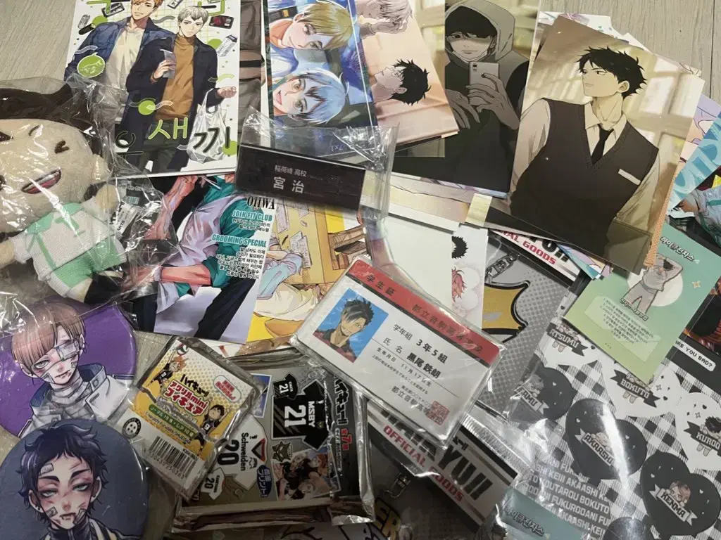 Haikyuu Goods Box Event ongoing (Rare items available)