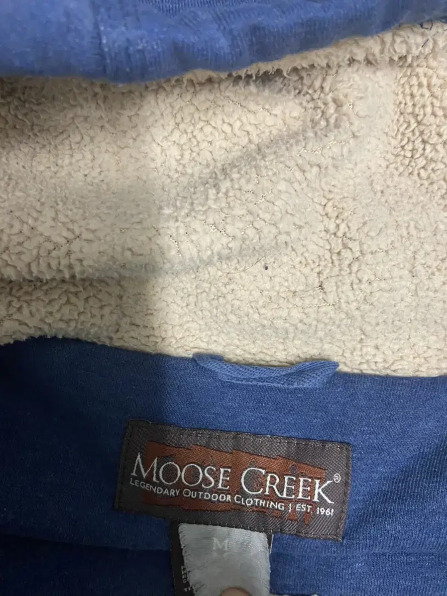 Moose creek hoodie size M almost new