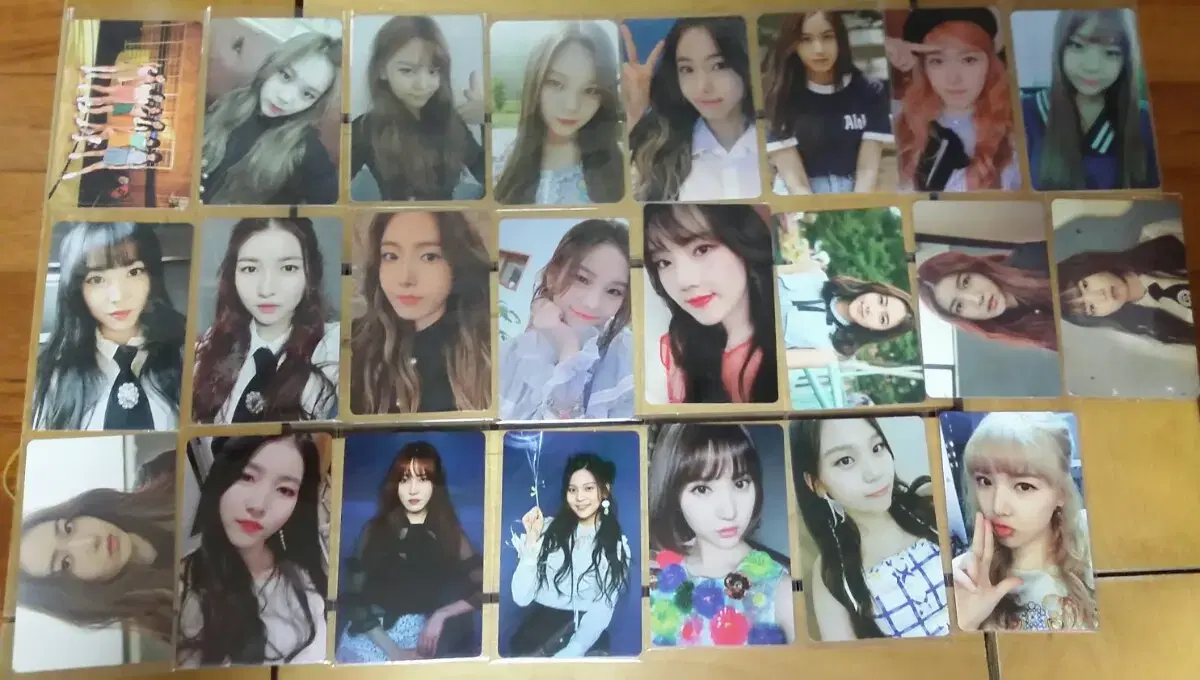 Gfriend photocard sells 23 copies in bulk