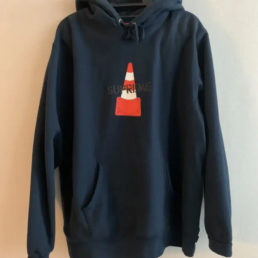 L] 슈프림 트래픽 콘 로고 후디Supreme hoodie.