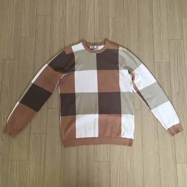 Aray large check crew neck knitted