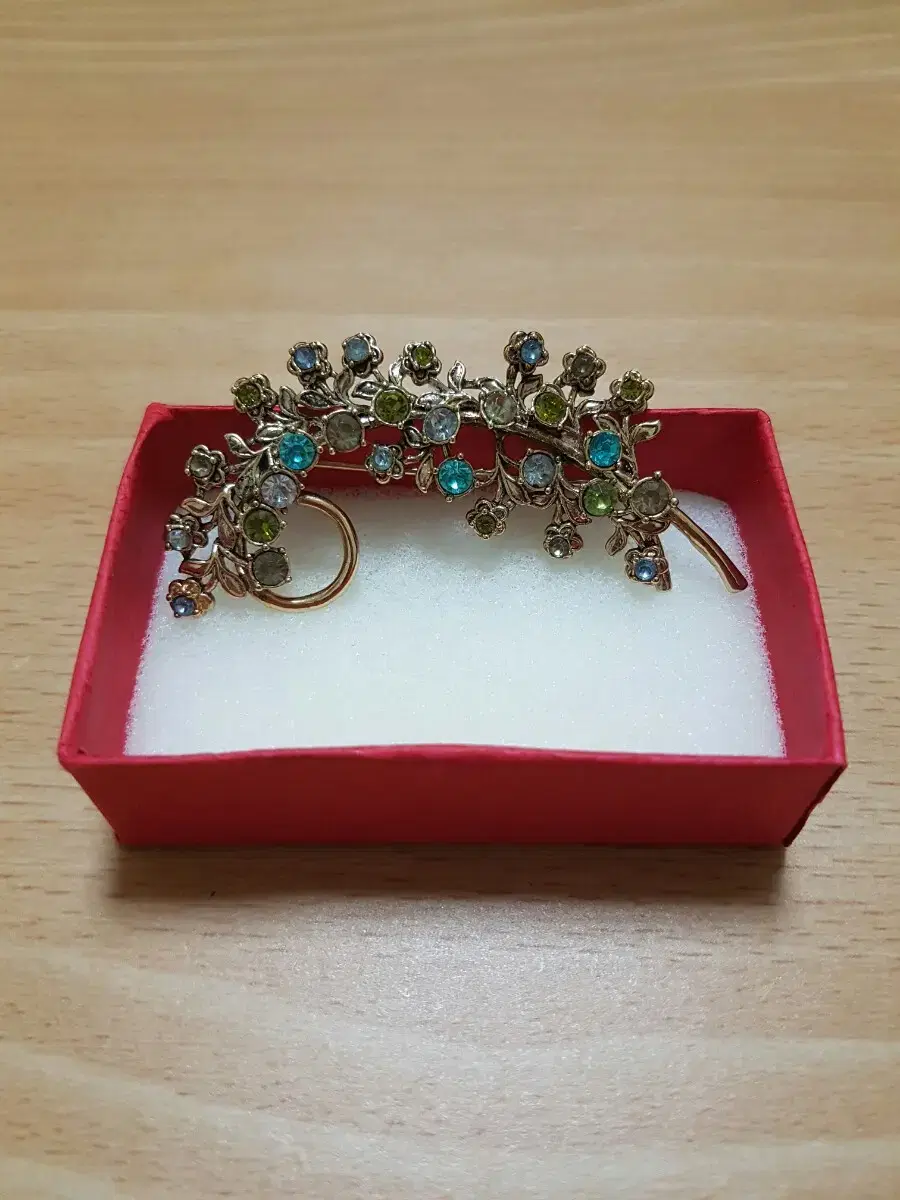 Vintage Rhinestone Brooch