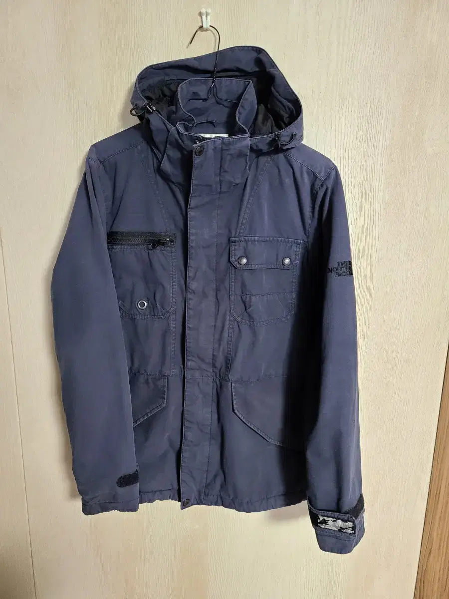 The North Face Windbreaker Brushed Navy M