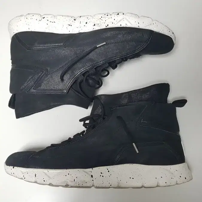 Le Flow - suede mid top