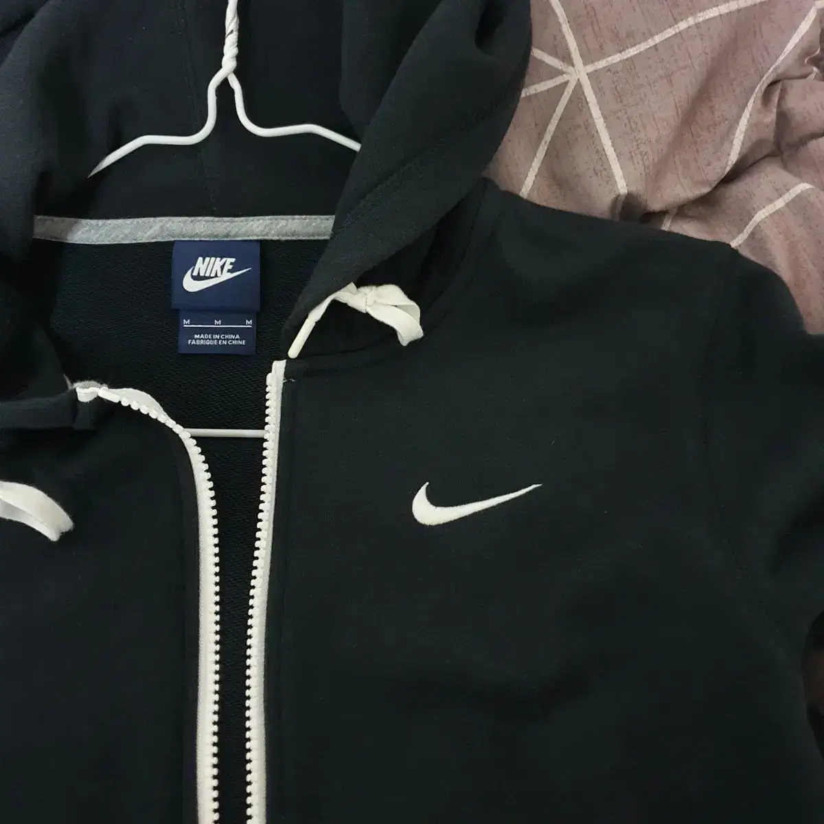 Nike hooded sweatshirt[85]