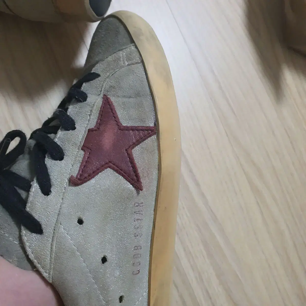 Golden Goose Superstar [37]