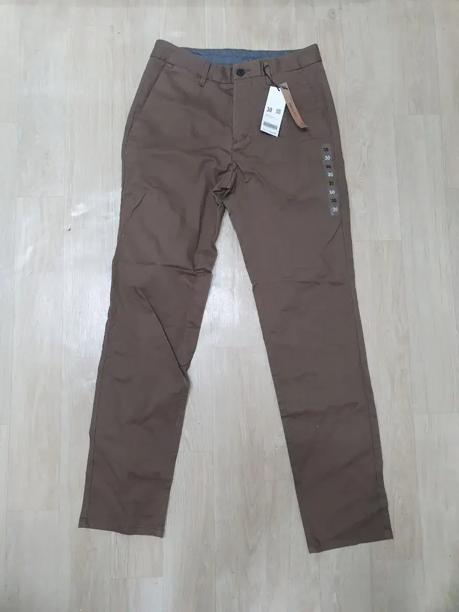 30 Giordano Pencil Fit Chino Pants