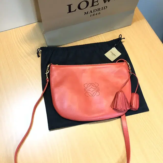 로에베 크로스백 (LOEWE CROSS BAG)