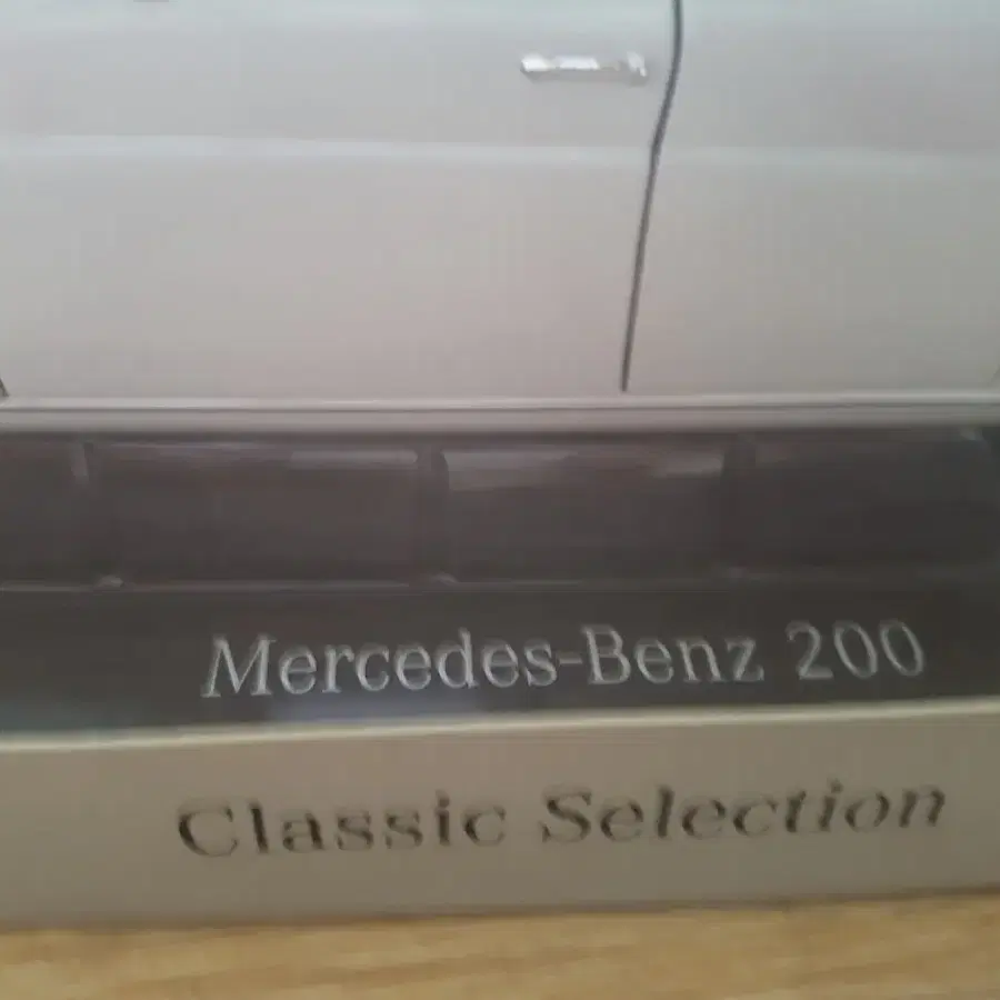 Mercedes Benz 200 w110 다이캐스트