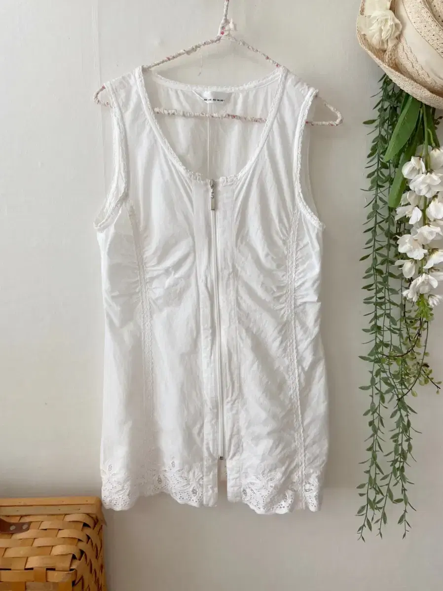 White lace vest