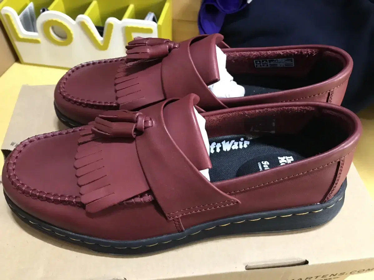 270)Dr. Martens Mens Edison Loafer