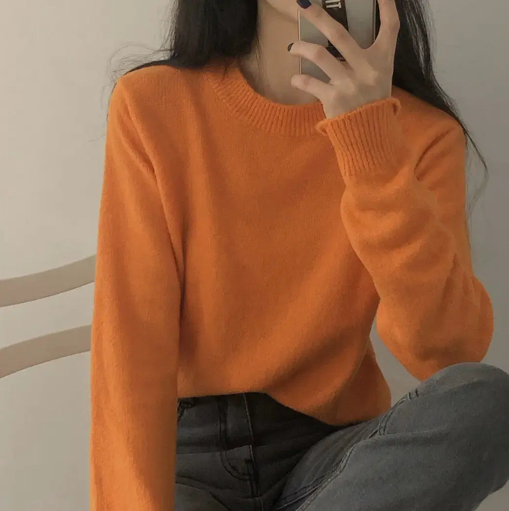 round-neck knit