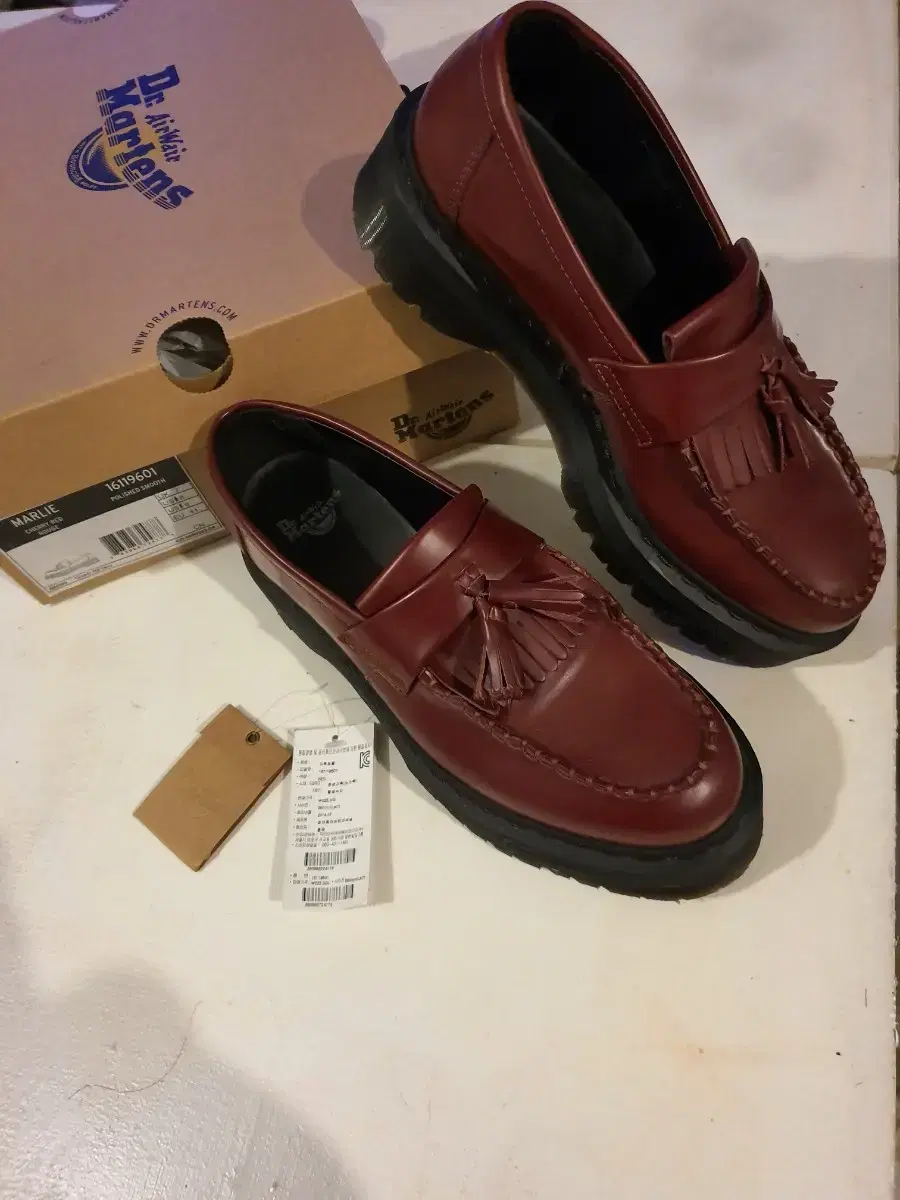 Dr. Martens Adrian Quad UK7