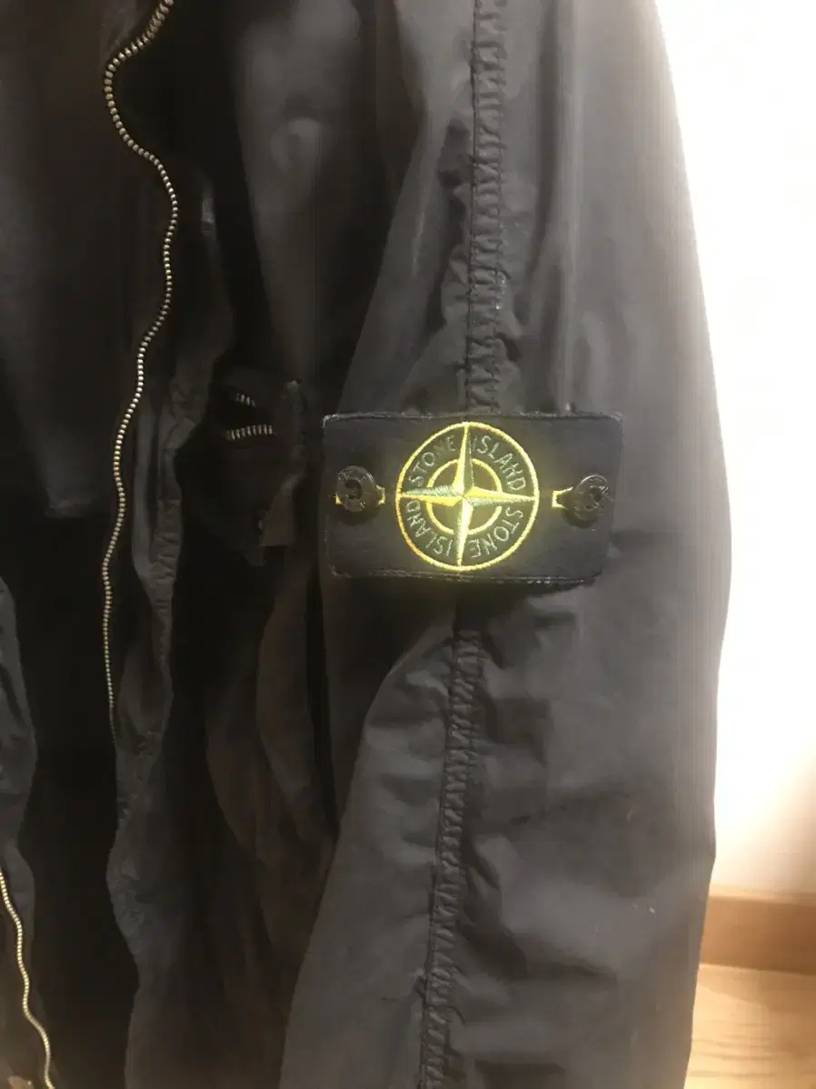 Genuine Stone Island Field Statue