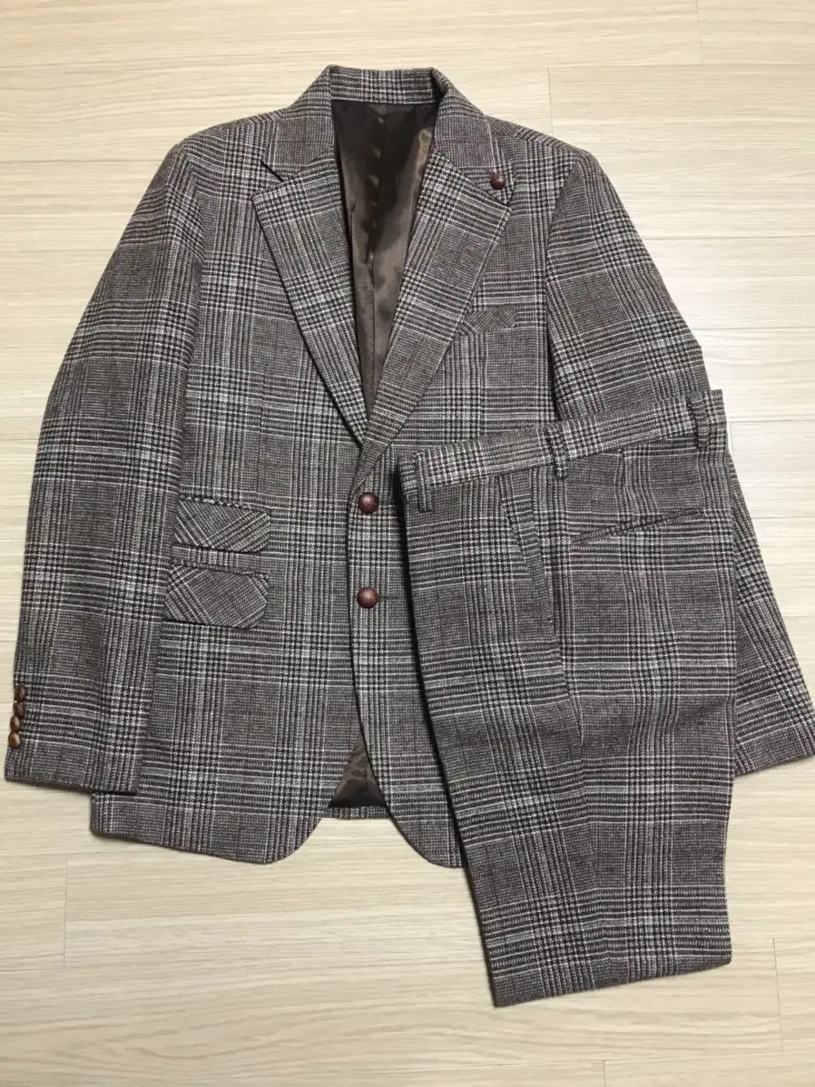 Brown wool checked suit (three-piece)