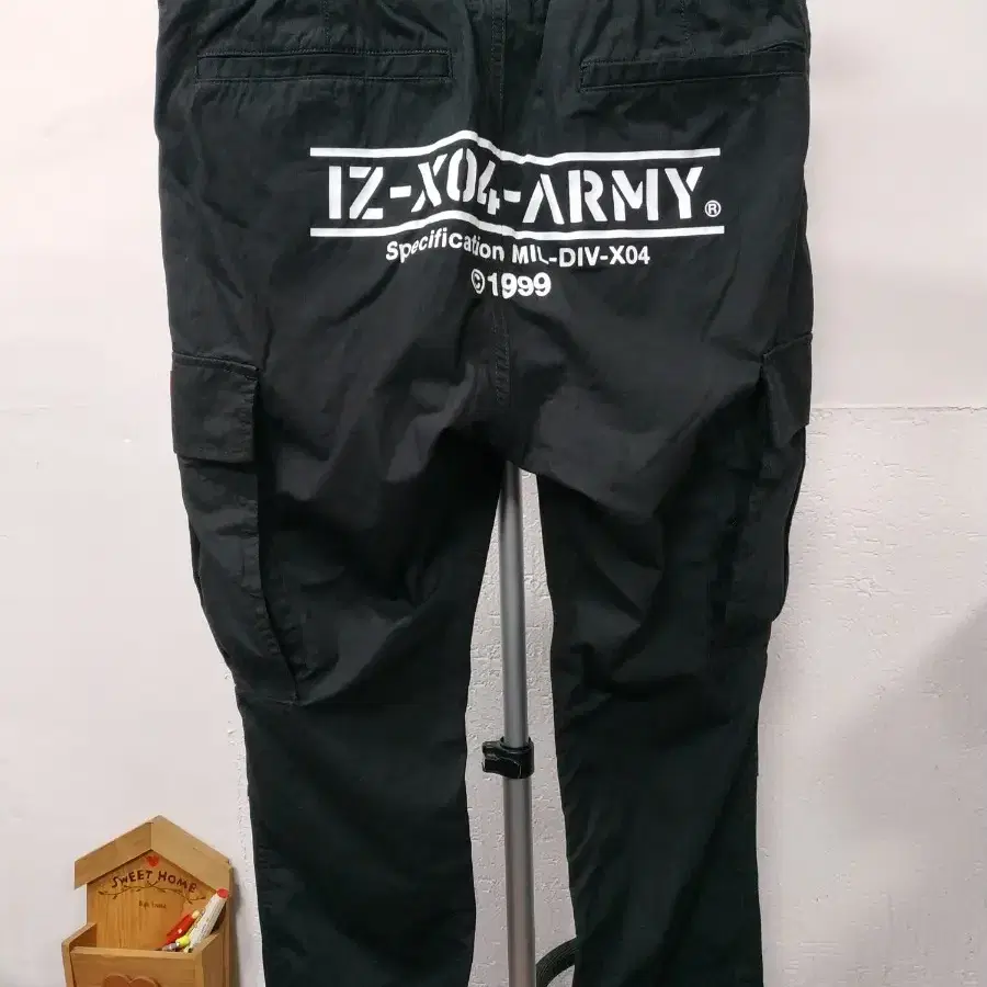 30 izzue iz-x04-army 카고 바지 상태 a