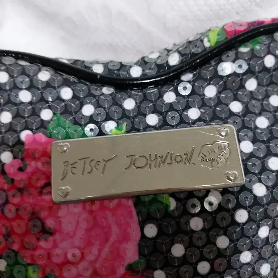 "Betsey Johnson"스팽글 크로스(미착용)