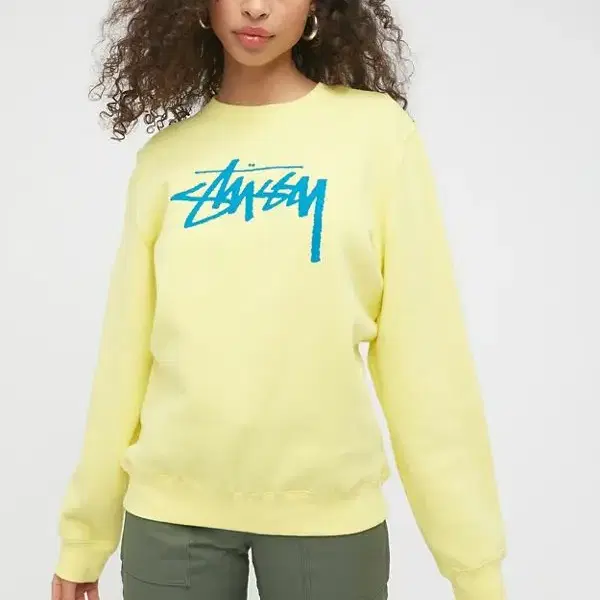 stussy x UO 스투시 스탁로고 크루넥