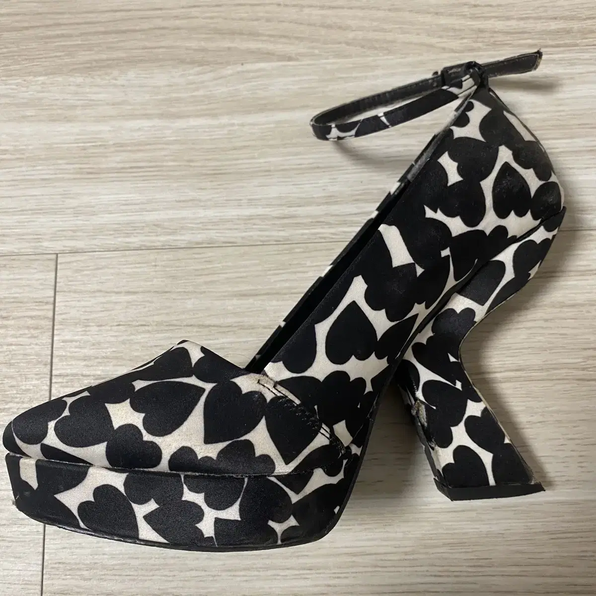 Emoda high heels