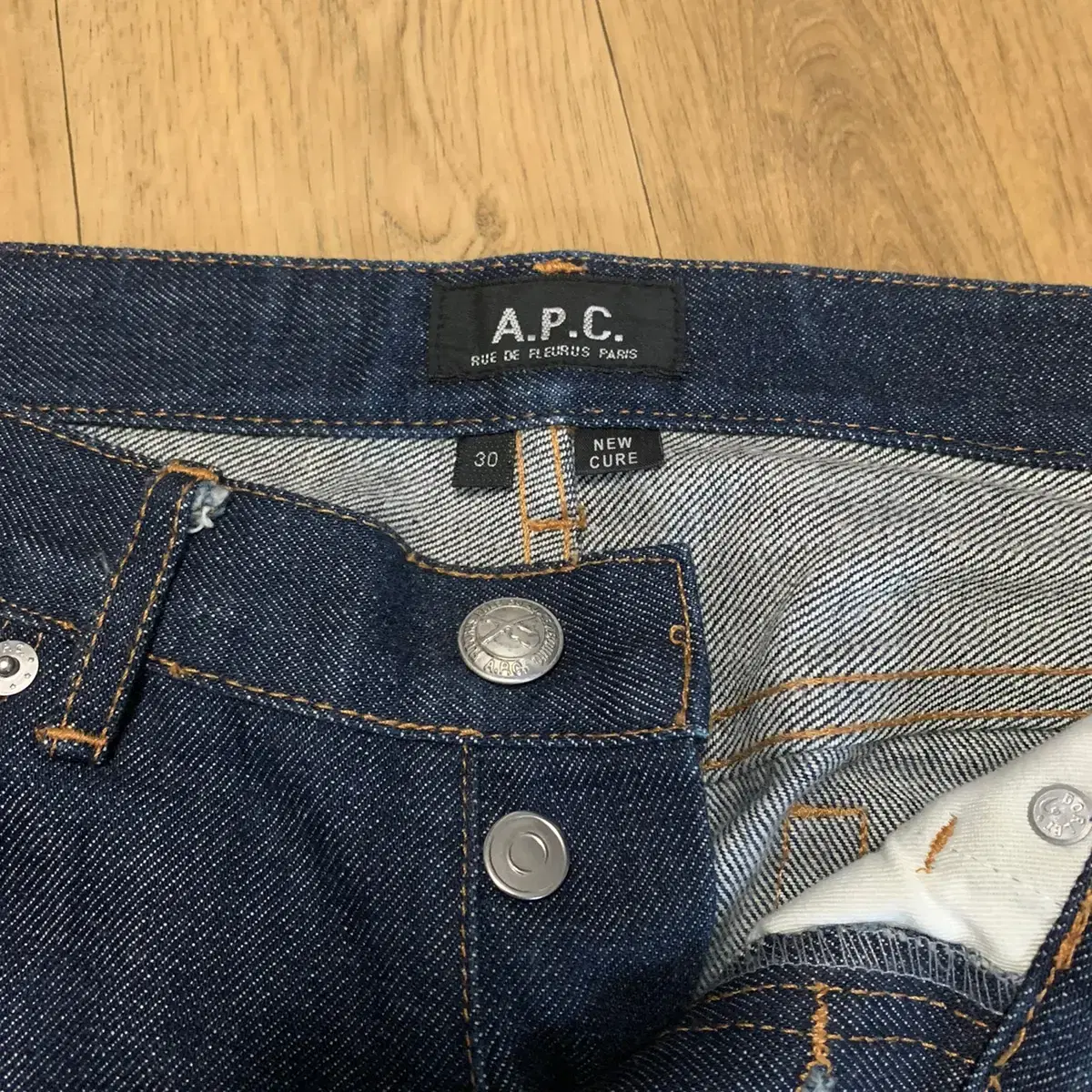 A.P.C 뉴큐어 데님