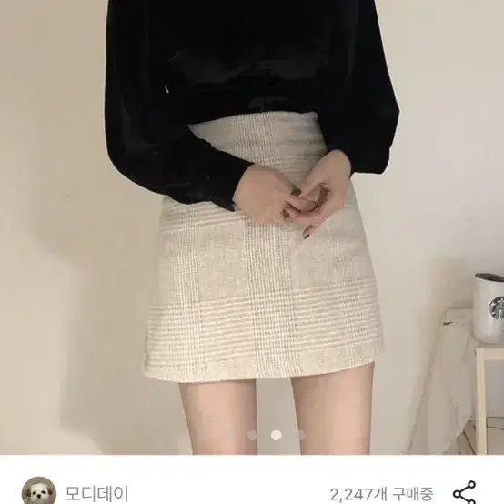 [새상품]벨벳 스퀘어넥 블라우스 (블랙,아이보리)