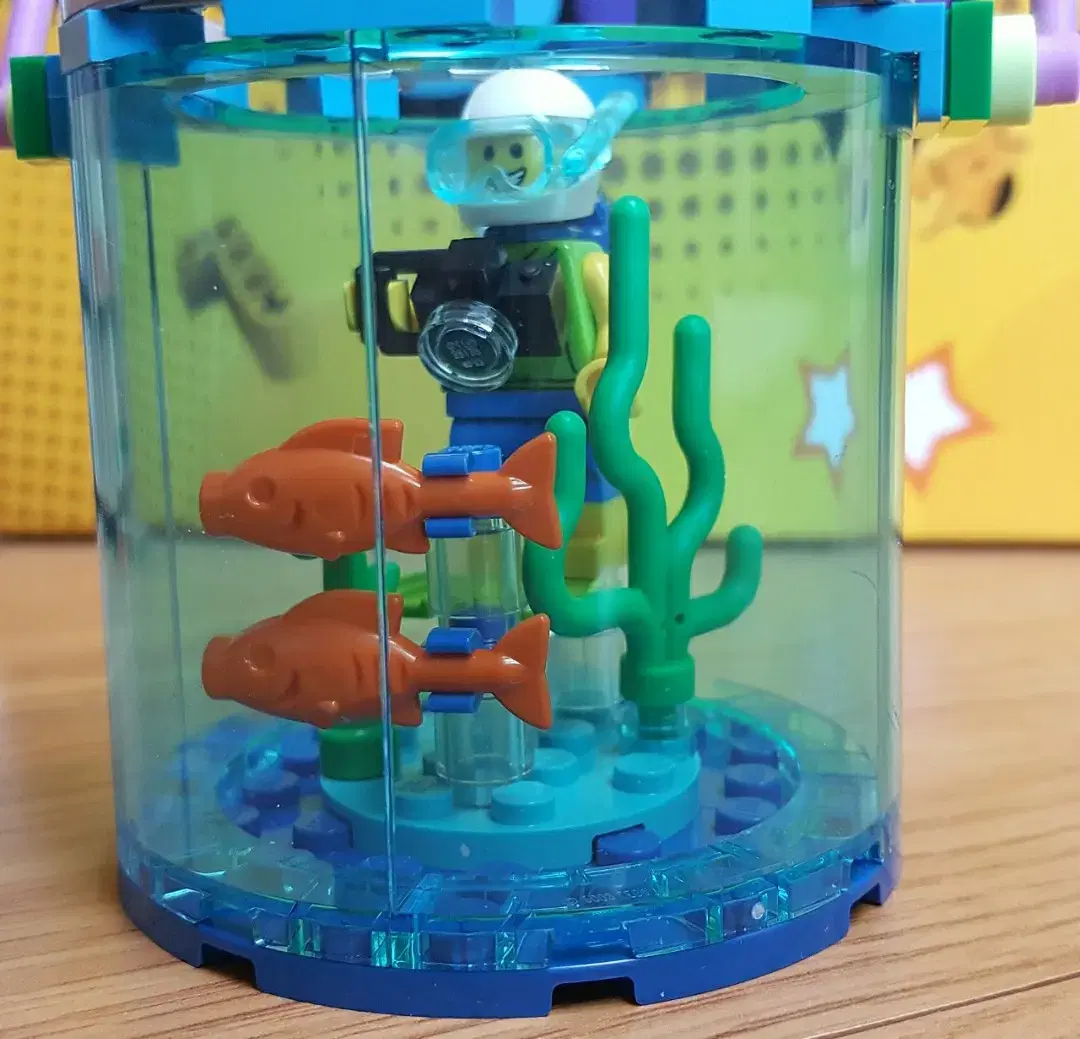 LEGO Fishing Rod Fish Tank Set