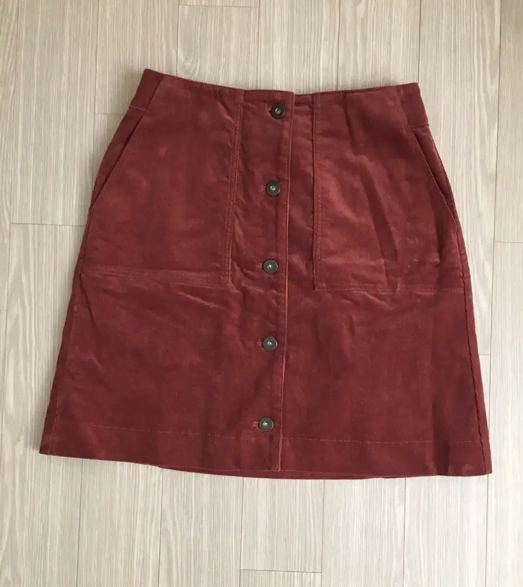 UNIQLO corduroy skirt