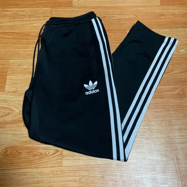 아디다스(adidas) 정품 오리지날 트랙팬츠 검/흰 105