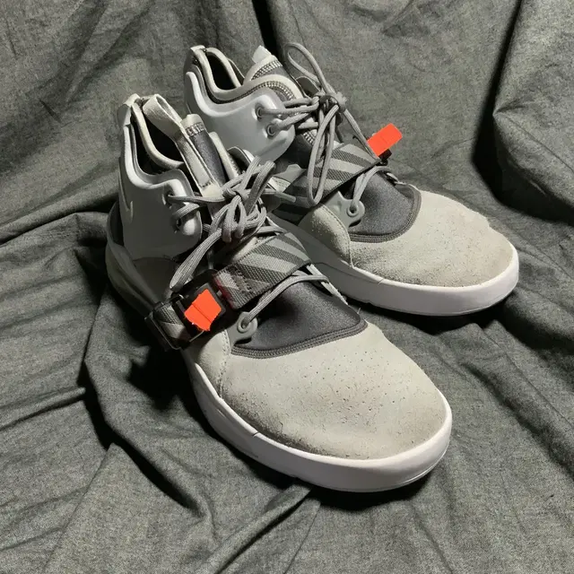 NIKE Air Force 270 Sz 12(300)