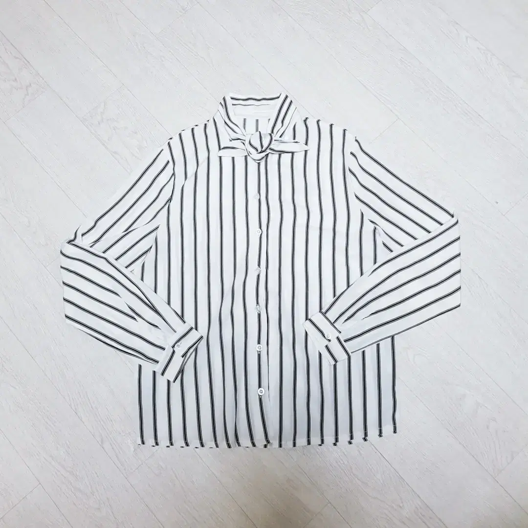 Ribbon striped shirt