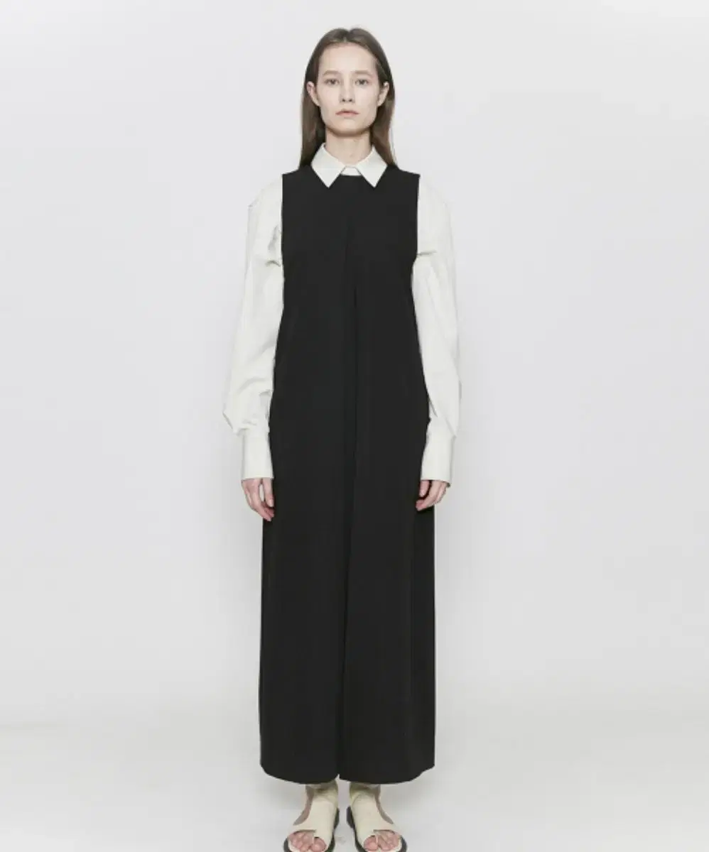 포이어 foyer One Tuck Pleats Dress 원피스