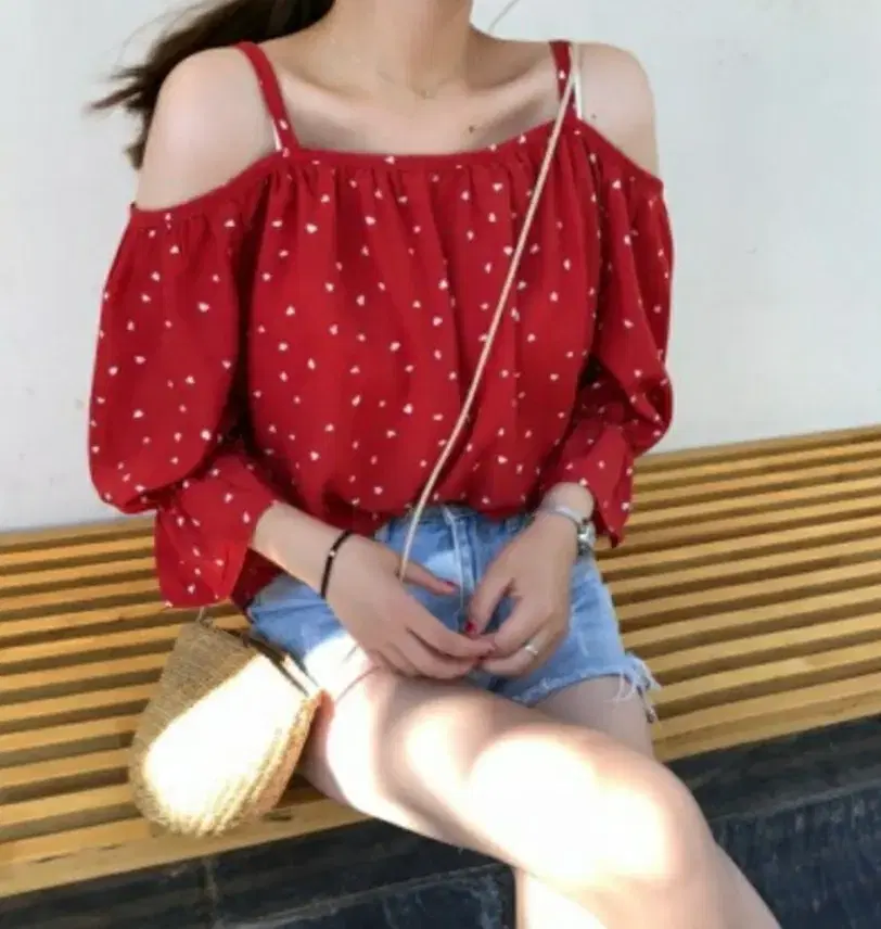 New product❤ Heart Red Off-the-shoulder Blouse