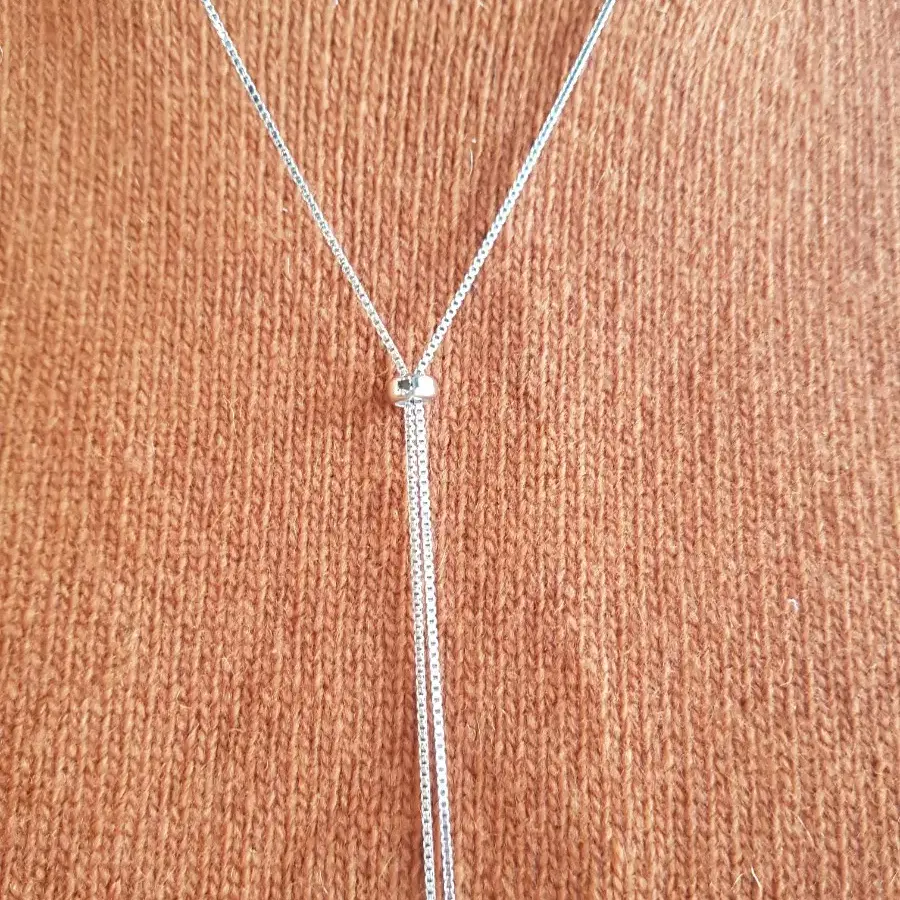 Sliding long necklace #슬라이딩,#목걸이,#롱목걸이,#고급목걸이,#볼목걸이 on Bunjang Global Site.