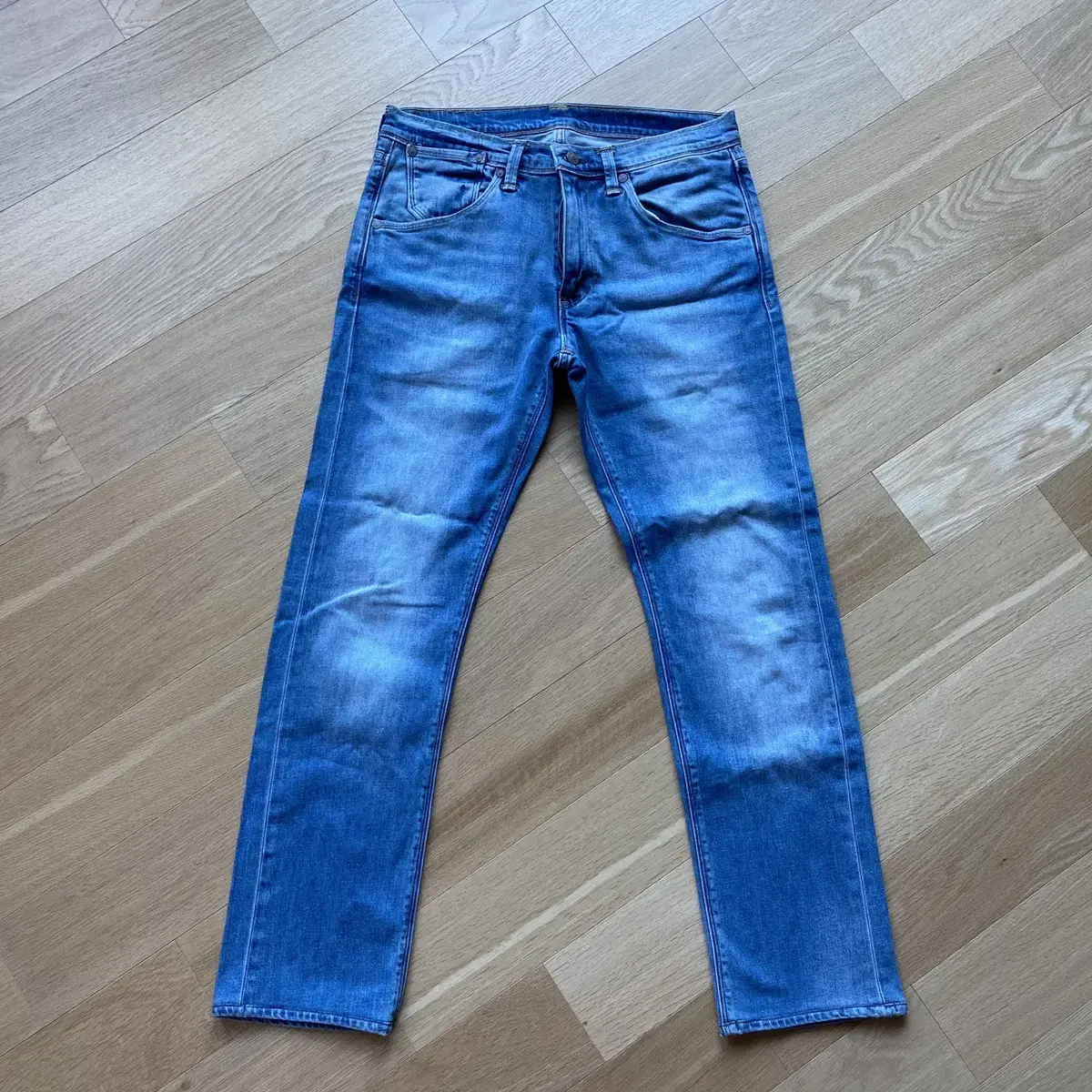 [Levi’s] 513 jeans