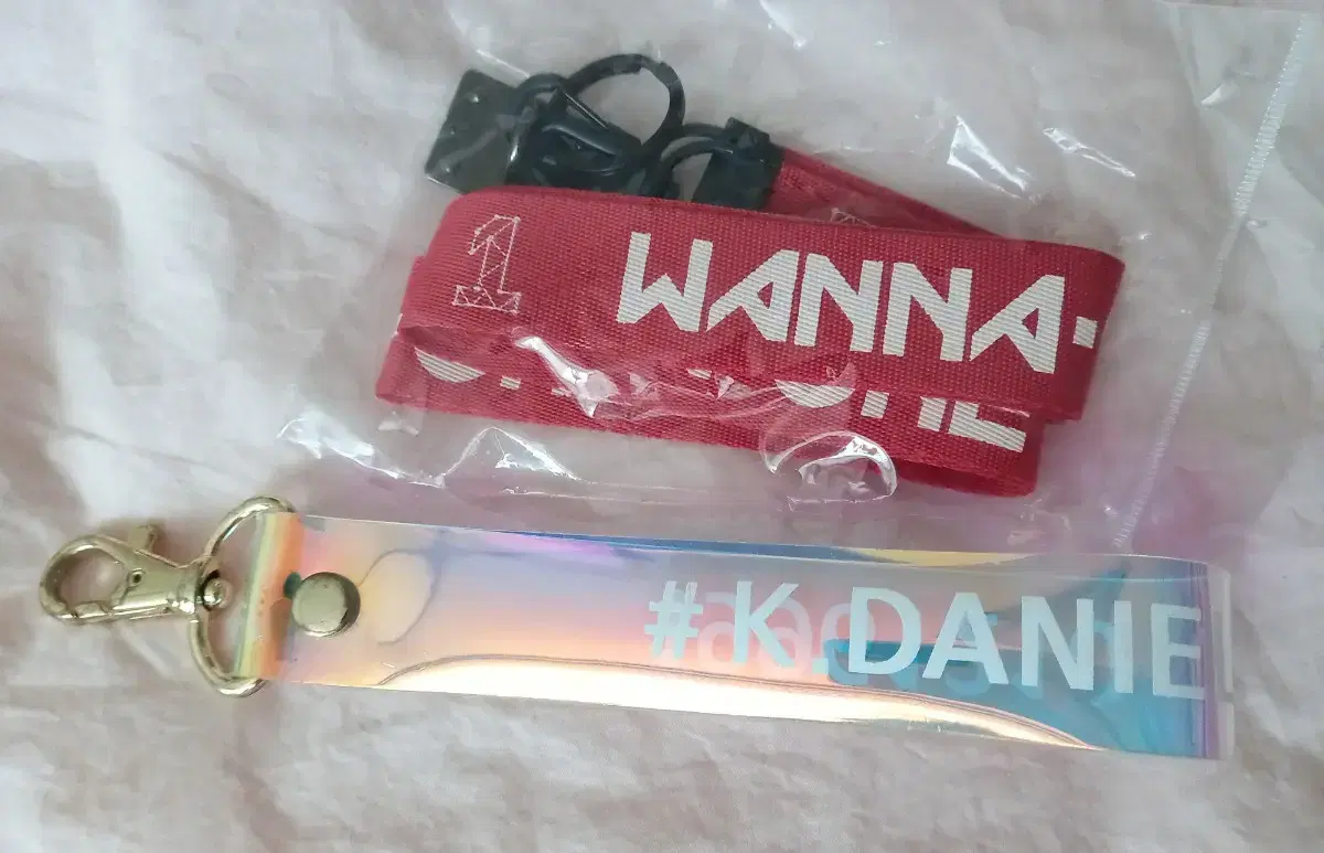 Wanna One keyring bulk daniel Holograms