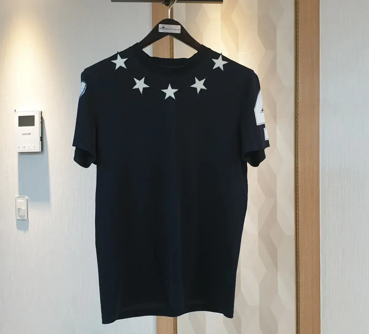 [100] Givenchy Short Sleeve Tee Star Patch Black (Genuine) For Sale