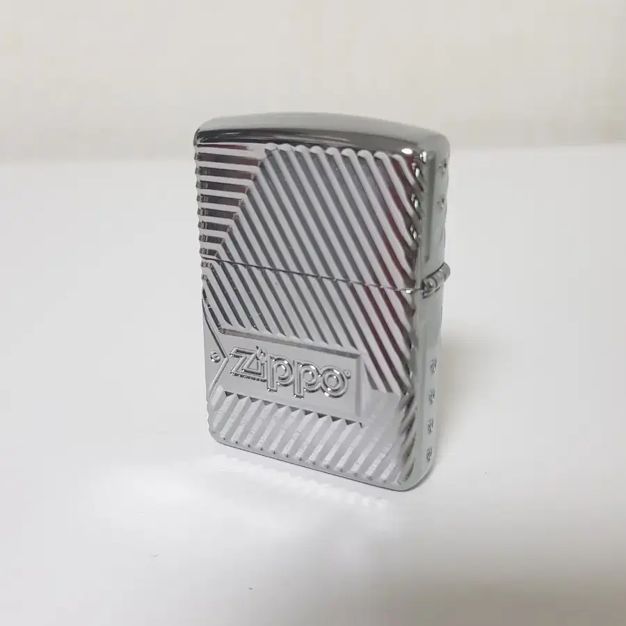 29672 ZIPPO BOLTS DESIGN 지포라이터 미개봉 새제품