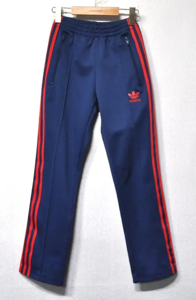 Adidas/Women's EuroPatriot Pants (waist 25-26)