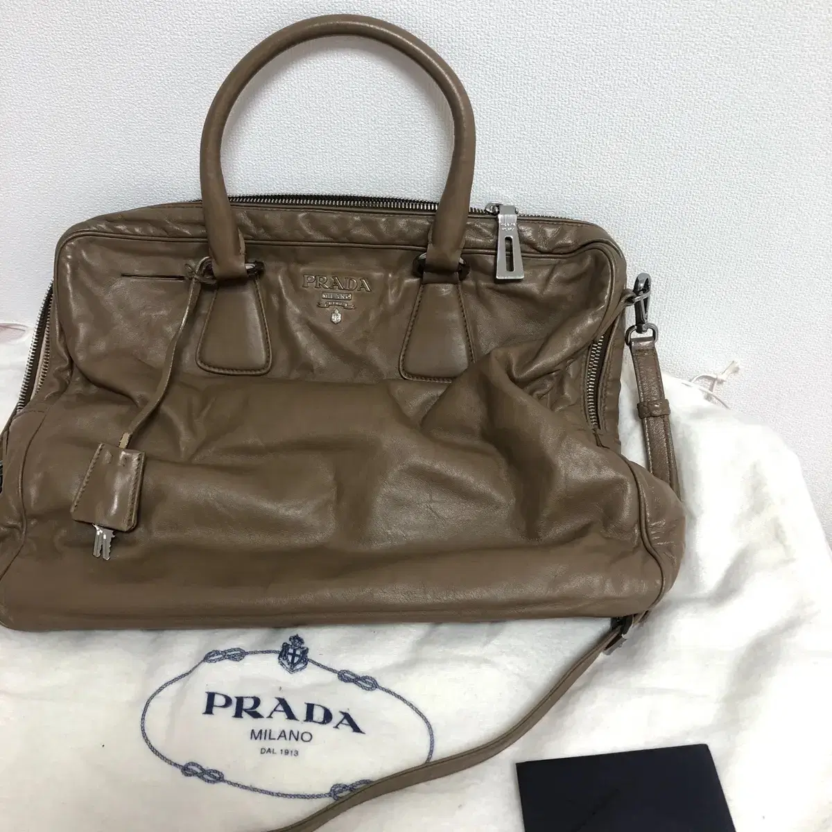 프라다 정품 PRADA bauletto 양가죽 크로스백