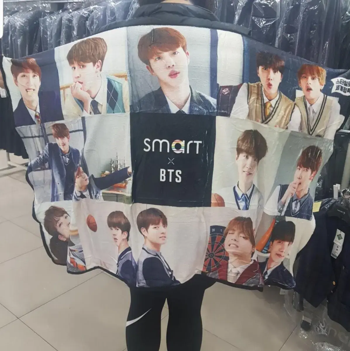 BTS Knee Blanket/ BTS