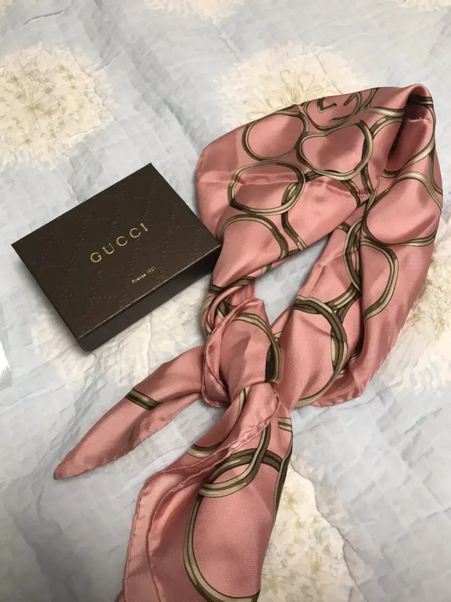 gucci silk 스카프