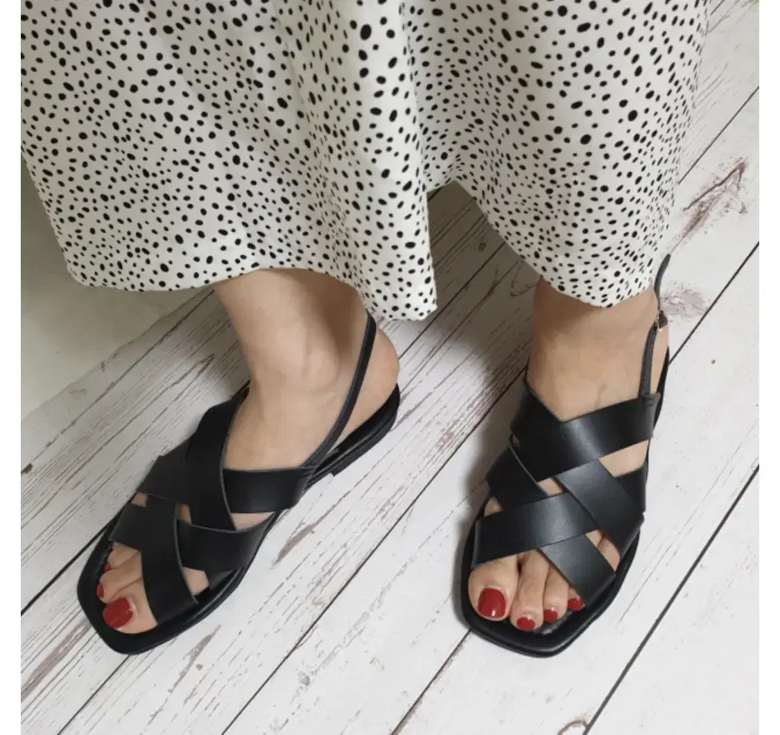 ♥︎Strap sandals♥︎