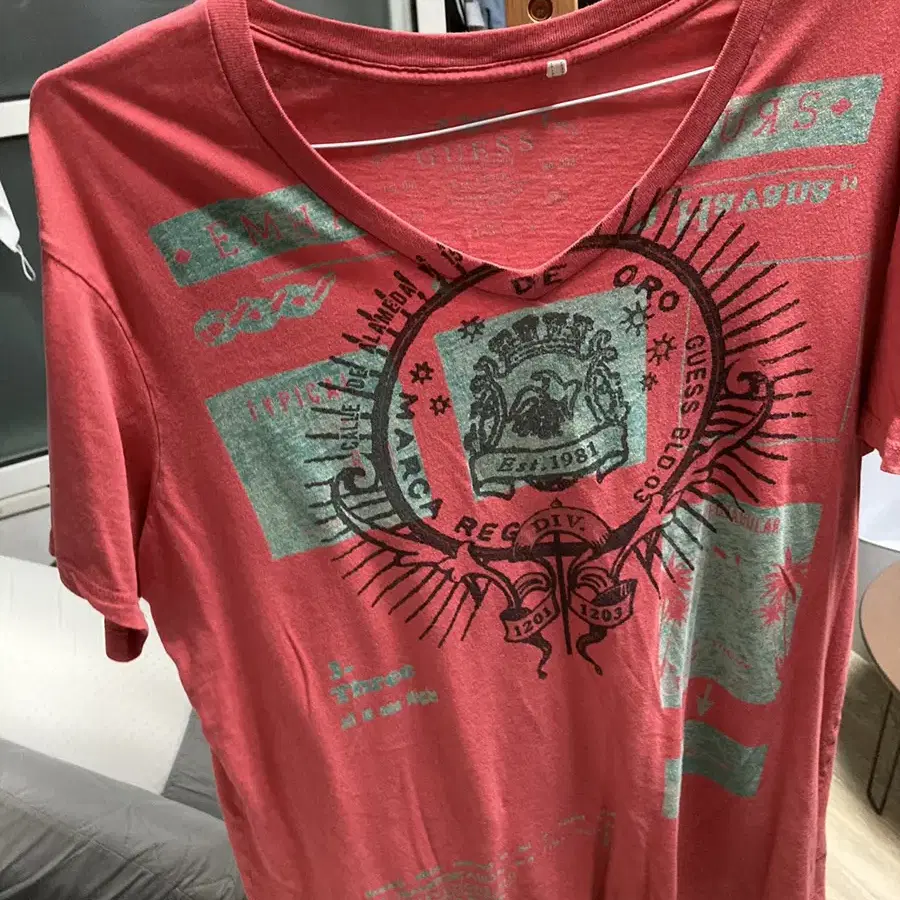 guess t shirt