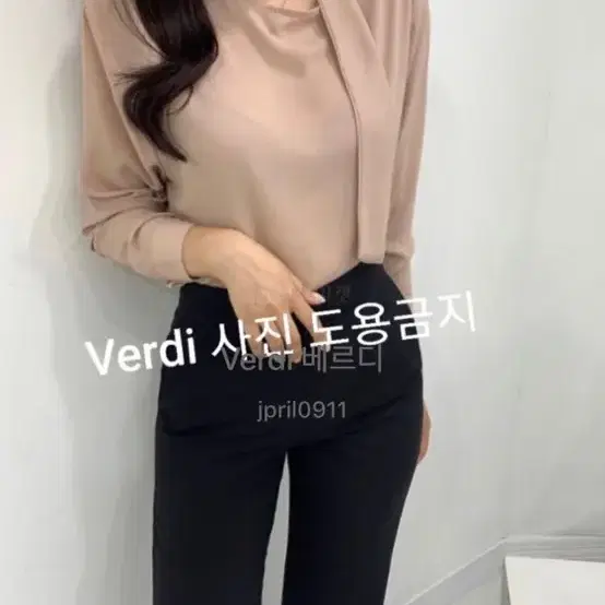 (새상품/무배)어바웃 블라우스 스카프 매듭 초커 여름블라우스 쉬폰