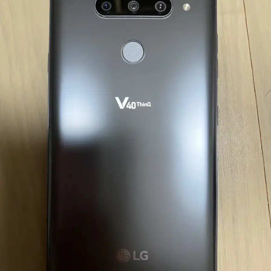 LG-V40 실버 팝니다