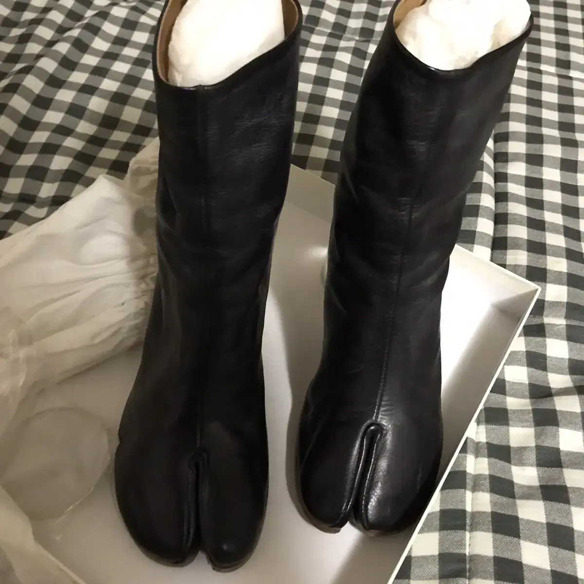 (Genuine) Margiela Tabi Boots Size 36